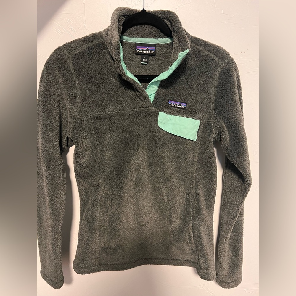 Women’s Patagonia quarter-zip jacket